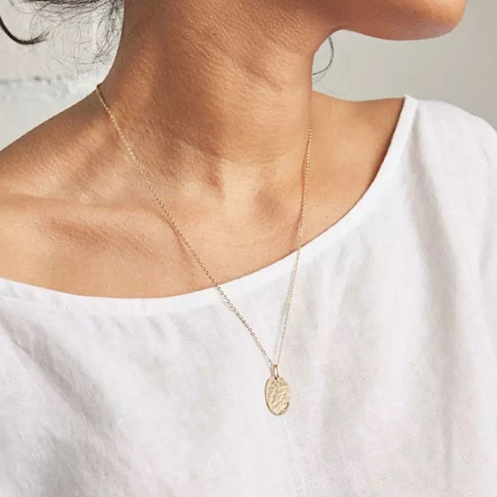 ⚜️𝟯𝟬%𝗢𝗙𝗙 𝗯𝘂𝗻𝗱𝗹𝗲𝘀 𝟯+⚜️ NEW Hammered Coin Stainless Steel Necklace - Picture 9 of 15